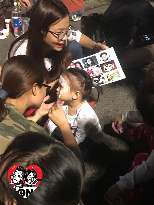 Đã mắt với màn nhảy flashmob theo phong cách thây ma trên phố đi bộ Hà Nội-3