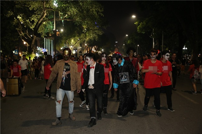 Đã mắt với màn nhảy flashmob theo phong cách thây ma trên phố đi bộ Hà Nội-5