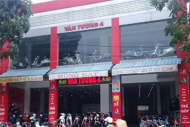 Sốc: Cửa hàng Yamaha sơn lại màu xe Exciter bán cho khách với giá cao