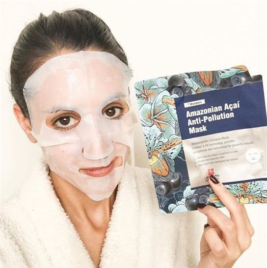 bi quyet bao ve guong mat luon cang mong, tuoi tre cua cac tiep vien hang khong - 2