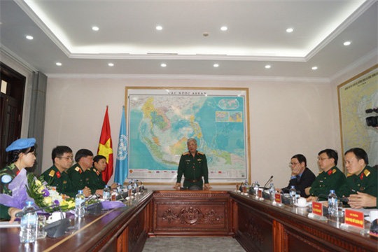 nu si quan viet nam dau tien di gin giu hoa binh lien hop quoc - 2