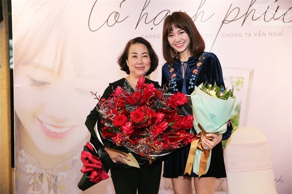 Clip mẹ Trấn Thành chia sẻ niềm tự hào khi có con dâu là Hari Won-2