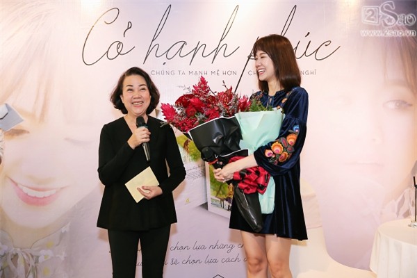 Clip mẹ Trấn Thành chia sẻ niềm tự hào khi có con dâu là Hari Won-3