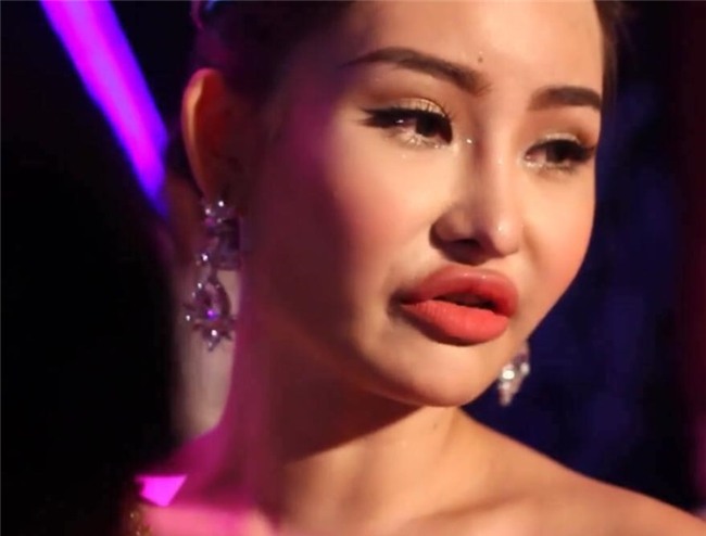 Những hoa hậu Việt vừa đăng quang đã bị ném đá tơi tả về nhan sắc-3