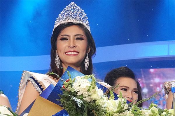 Những hoa hậu Việt vừa đăng quang đã bị ném đá tơi tả về nhan sắc-4