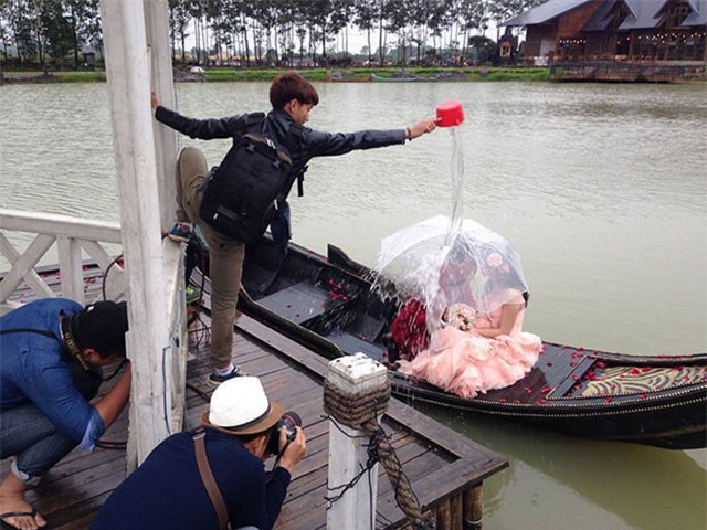 cuoi te ghe voi hau truong anh cuoi cua nhung nhiep anh gia "co tam nhat he mat troi" - 8