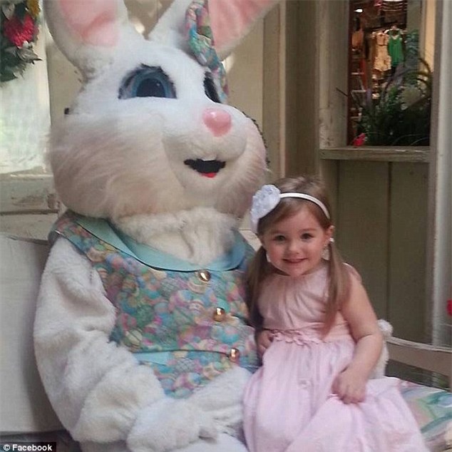 Nhận ra con có những biểu hiện kì lạ, mẹ liền xem camera và lập tức gọi cảnh sát - Ảnh 9.