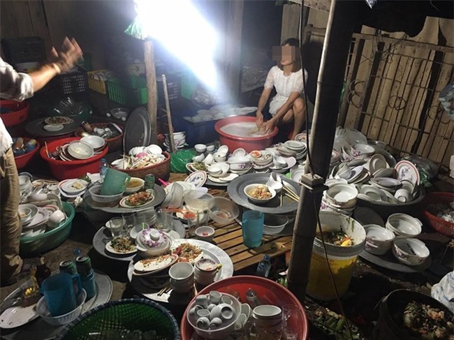 Ngày đầu về ra mắt, cô gái phải rửa cả núi bát bẩn và sự thật bất ngờ đằng sau - Ảnh 2.