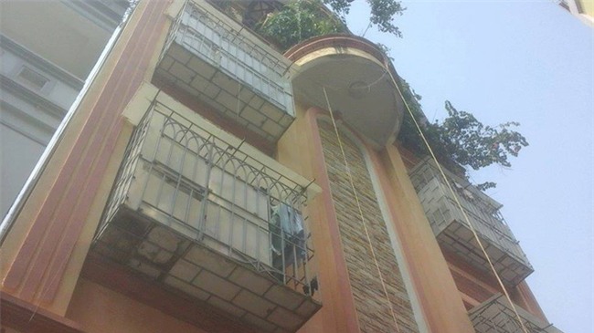 Hà Nội: Mâu thuẫn tình cảm với bạn gái, nam thanh niên sinh năm 1994 treo cổ tự tử trong phòng trọ