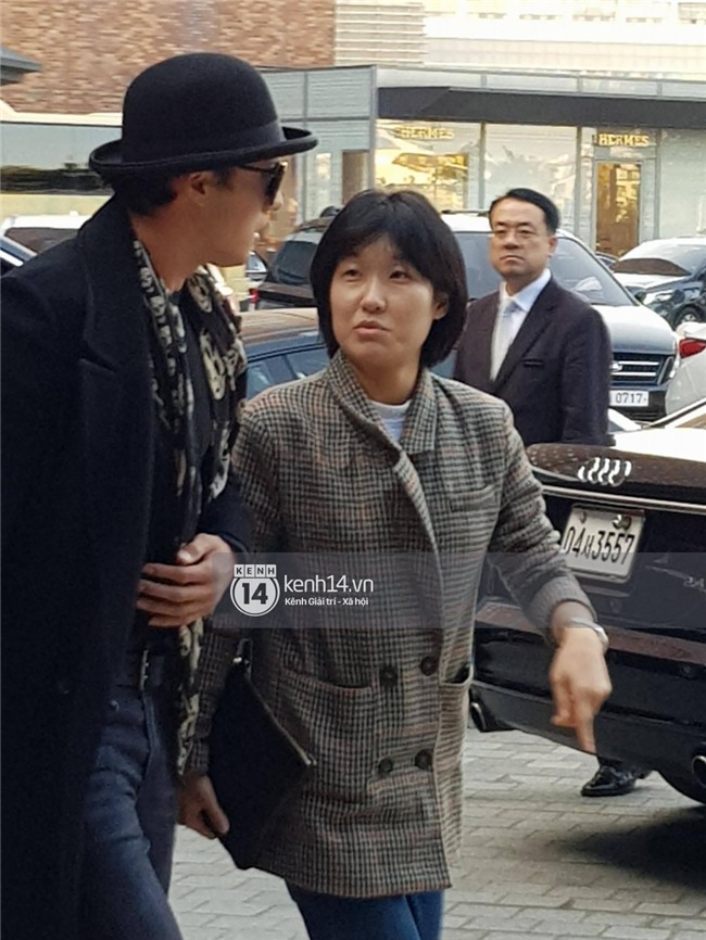 Độc quyền: Lee Kwang Soo, So Ji Sub đi cổng riêng, nhanh chóng tiến vào khu vực đám cưới để làm phù rể - Ảnh 3.