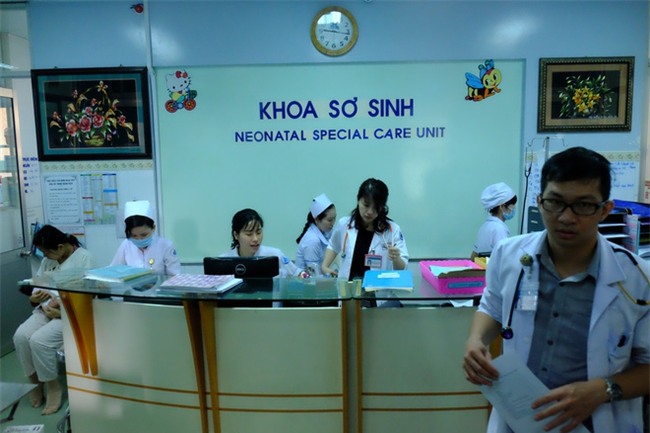 TP.HCM: Vừa chào đời, bé gái đã mang khối u khủng trên cơ thể khiến tính mạng nguy hiểm - Ảnh 8.