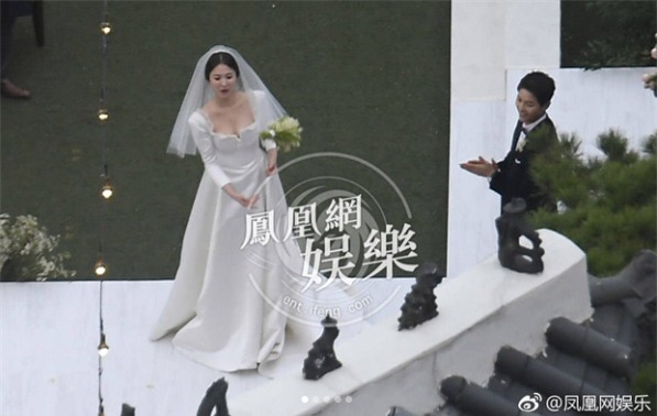 Được ông xã chăm bẵm chiều chuộng, Song Hye Kyo béo lên trông thấy trong ngày trọng đại? - Ảnh 4.