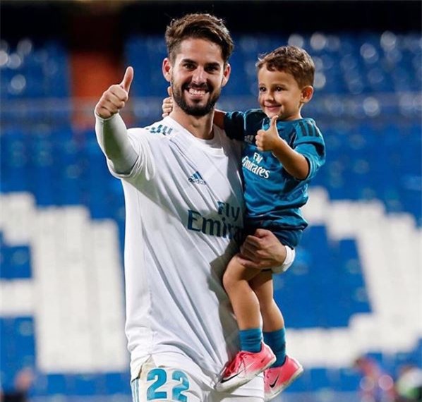 Trai đẹp Isco bị phát hiện hẹn hò bí mật với diễn viên đồng hương - Ảnh 2.