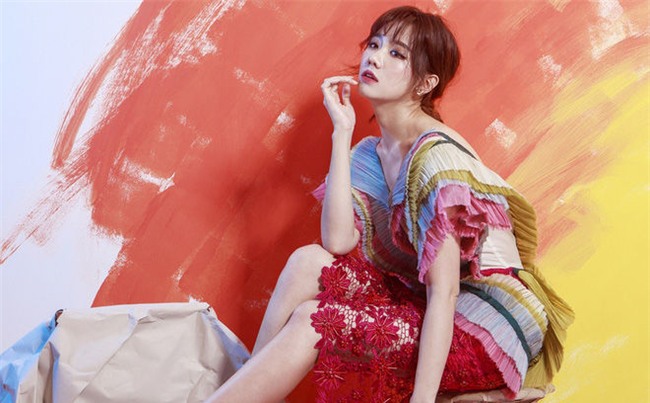 Trong tự truyện, Hari Won thẳng thắn cho rằng Tiến Đạt là một người vô tâm và cô đã phải chịu đựng sự vô tâm rất bản ngã này đến mức không thể chịu đựng được. Nữ ca sĩ cho rằng Tiến Đạt không phải là người xấu nhưng sự vô tâm của anh khiến cô cảm thấy không còn hạnh phúc khi ở cạnh bên. - Tin sao Viet - Tin tuc sao Viet - Scandal sao Viet - Tin tuc cua Sao - Tin cua Sao