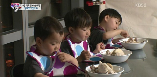 Ông bố quốc dân xứ Hàn và cách dạy 3 con sinh ba đến chuyên gia tâm lý cũng phải khen ngợi - Ảnh 9.