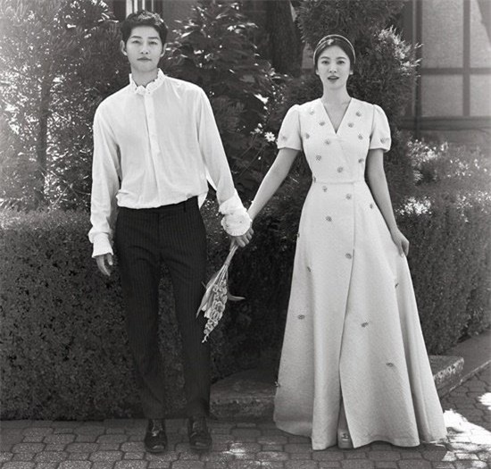 nhung cot moc choi loi trong con duong tinh yeu cua song joong ki - song hye kyo - 11