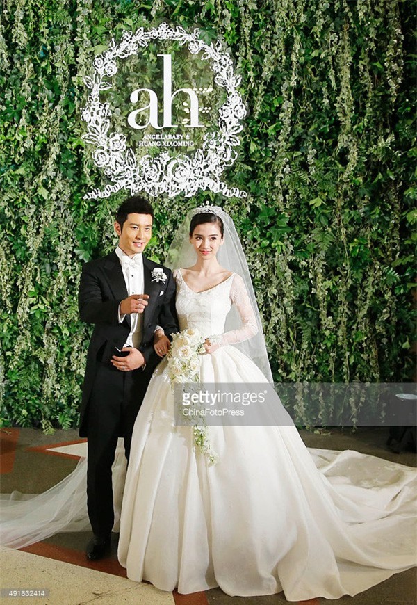 Cùng với Song Hye Kyo, nhiều người đẹp cũng diện thiết kế váy cưới của Dior trong ngày trọng đại-3