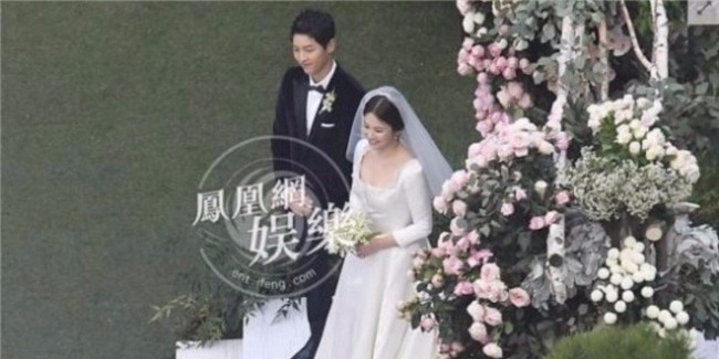 Muốn tổ chức hôn lễ riêng tư, Song Joong Ki và Song Hye Kyo đã từ chối bản hợp đồng 300 tỷ đồng - Ảnh 2.
