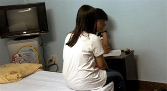 Quan hệ liên tục, bé 15 tuổi ngất xỉu: Sự thật buồn