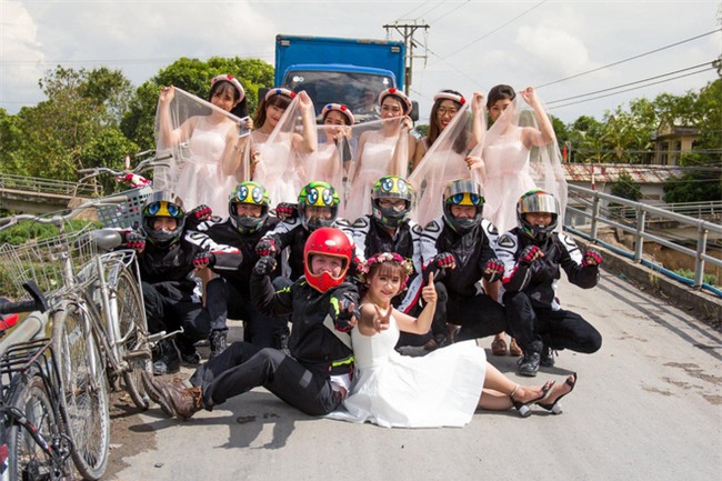 Trang phục cực chất và dàn xế khủng rước dâu trong đám cưới của cặp đôi Sài Thành - Ảnh 5.