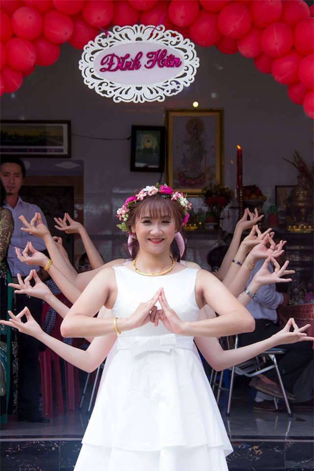 Trang phục cực chất và dàn xế khủng rước dâu trong đám cưới của cặp đôi Sài Thành - Ảnh 6.