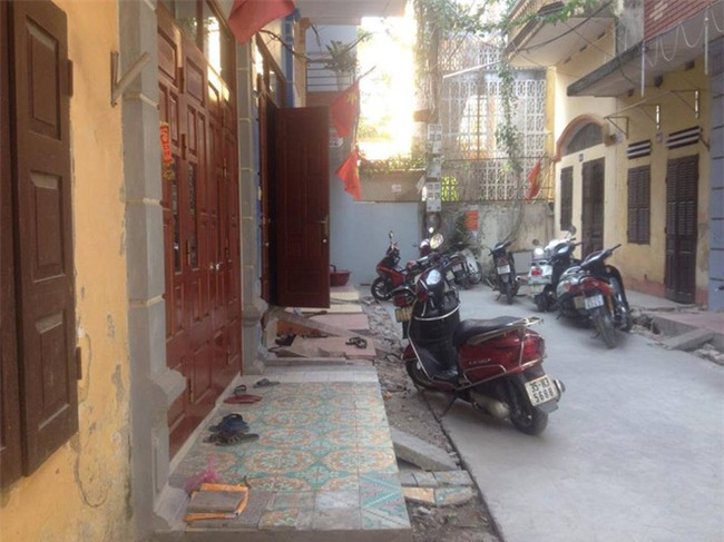 Mẹ khóc ngất, cả khu phố bàng hoàng khi biết tin nam sinh sư phạm sát hại người tình trong chung cư cao cấp Hà Nội - Ảnh 3.