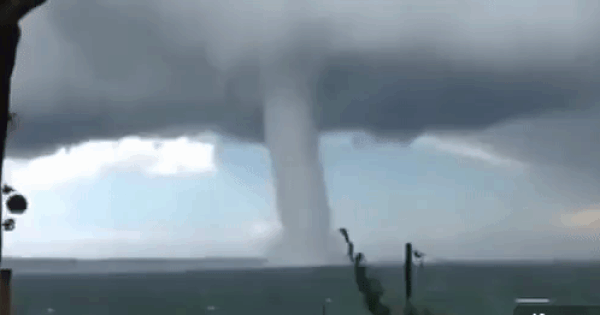 Bão Damrey có thể kèm vòi rồng: Hai năm liên tiếp nhiều vòi rồng lớn xuất hiện ở Việt Nam