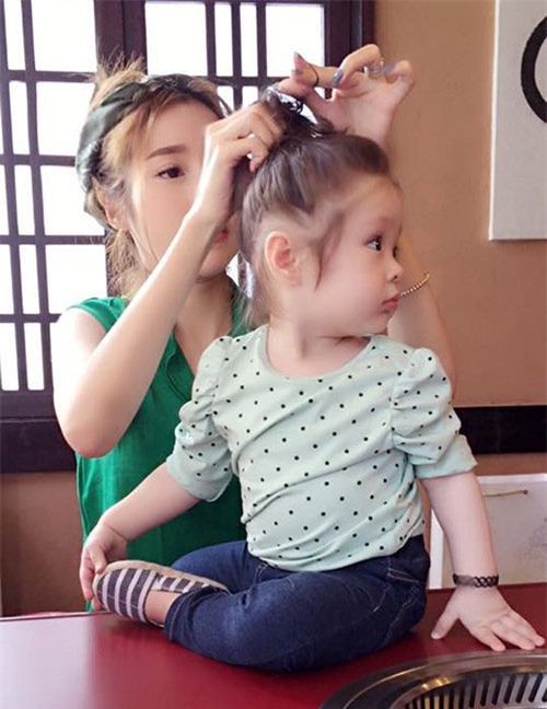 3 ba me showbiz viet noi tieng nuoi day con cuc kheo, giup tre tu lap - 8