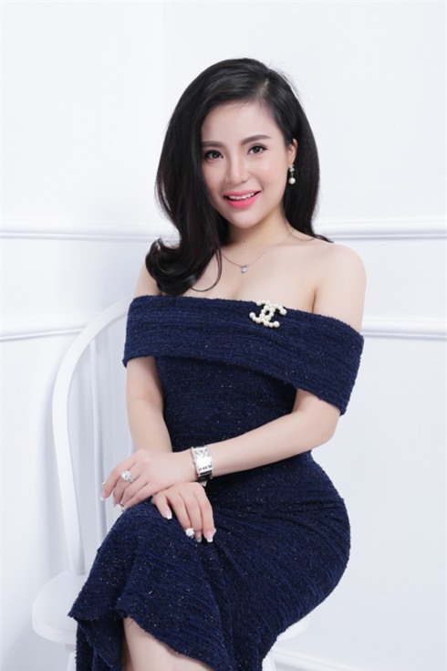 Chân dung bà chủ lô mỹ phẩm 11 tỷ không rõ nguồn gốc: Từng được đề cử tham dự Hoa hậu quý bà Châu Á 2017 - Ảnh 2.