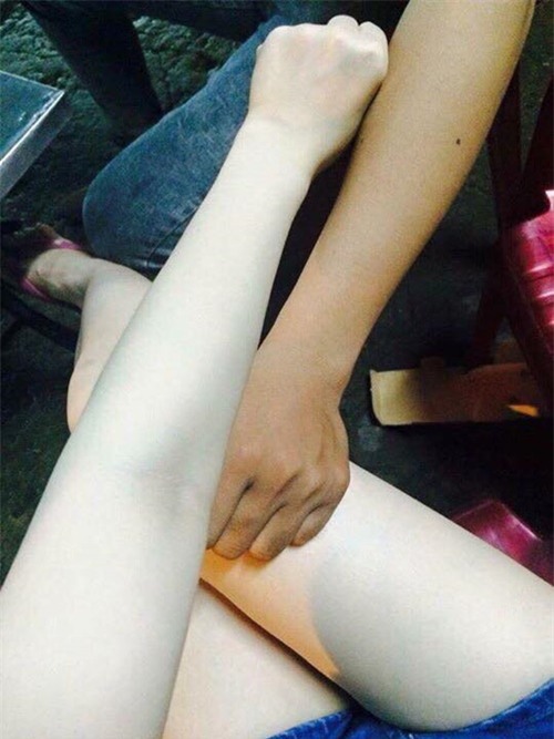 Hết sạch mụn lưng, da trắng bật tông với công thức tắm bằng lá tía tô + nước chanh-3