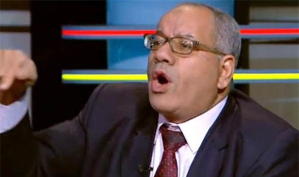 Dư luận phẫn nộ trước quan điểm của một luật sư: Hiếp dâm những cô gái ăn mặc hở hang là nghĩa vụ công dân - Ảnh 2.