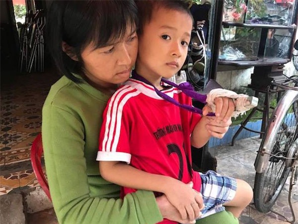 Công an vào cuộc làm rõ vụ cô giáo bị tố đánh gãy ngón tay bé trai 5 tuổi