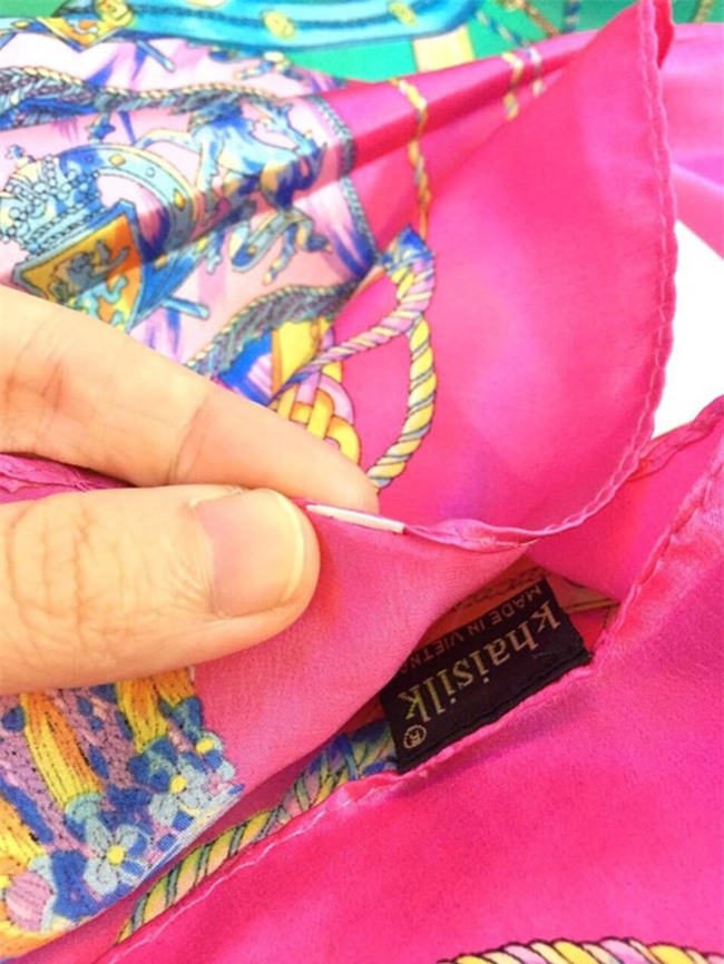 Khaisilk 'an' bao nhieu tien moi chiec khan 'dau de, thit cho'? hinh anh 1