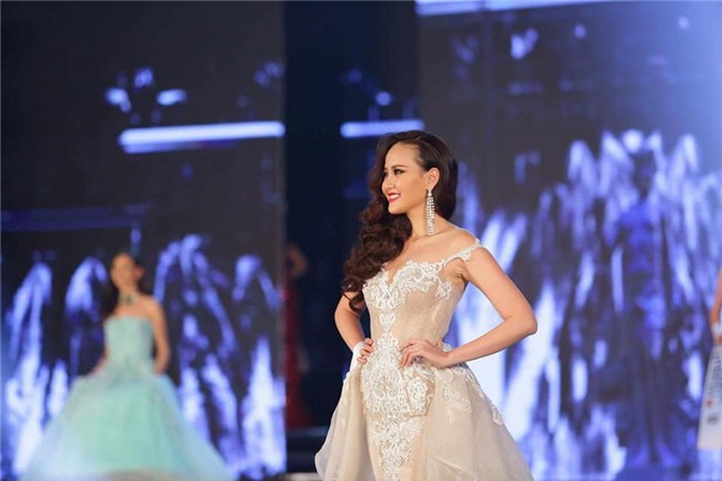 Đi thi trong âm thầm, Khánh Ngân xuất sắc đăng quang Hoa hậu Sắc đẹp Hoàn cầu 2017-4