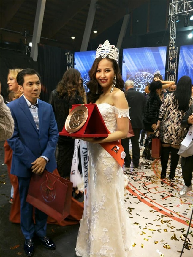 Đi thi trong âm thầm, Khánh Ngân xuất sắc đăng quang Hoa hậu Sắc đẹp Hoàn cầu 2017-5