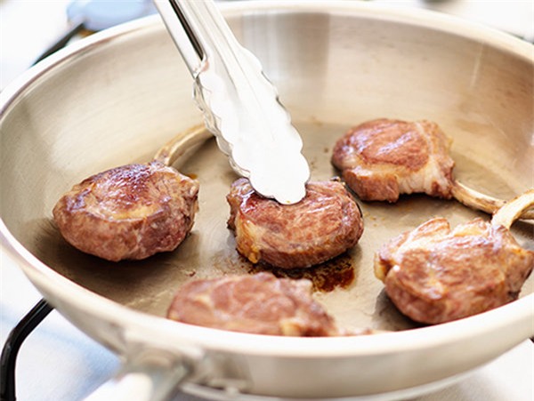 Chị em hãy dừng ngay 6 việc này khi đang nấu thịt-2