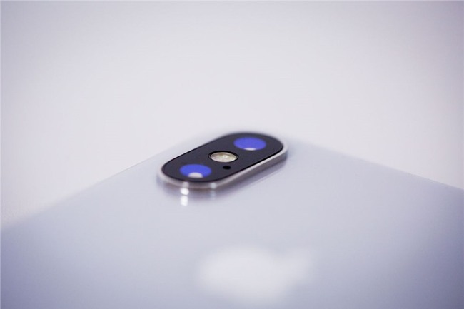 Apple đã làm ra chiếc iPhone X như thế nào?