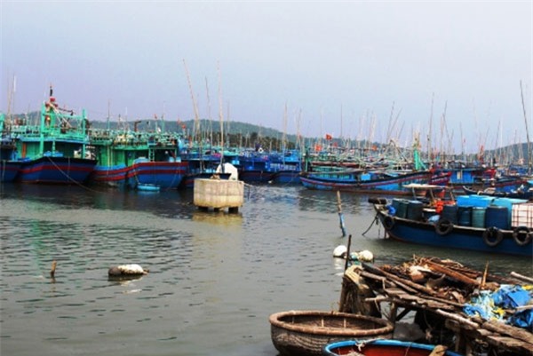 thiet hai dau tien do bao so 12: nhieu nguoi chet va mat tich, hang loat nha toc mai - 2