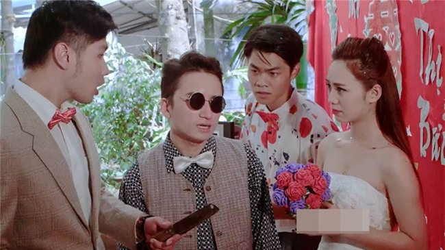 Hết chở giường cưới rồi đến lái xe hoa đám cưới bạn gái cũ, chàng trai được xui... đâm xe chở cô dâu xuống ruộng - Ảnh 1.
