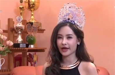 Choáng vì gương mặt tròn lạ, mũi tẹt của Hoa hậu Đại dương 2017