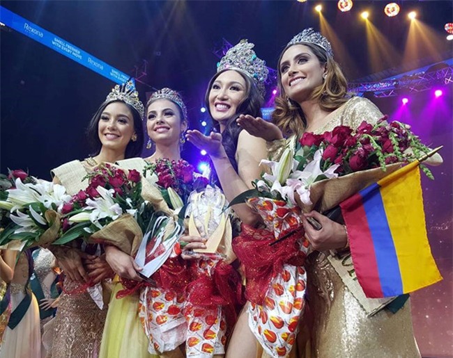 Nguoi dep Philippines dang quang Hoa hau Trai dat 2017 hinh anh 10