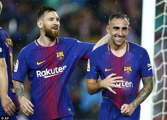 Alcacer tỏa sáng với cú đúp giúp Barcelona giành 3 điểm trước Sevilla