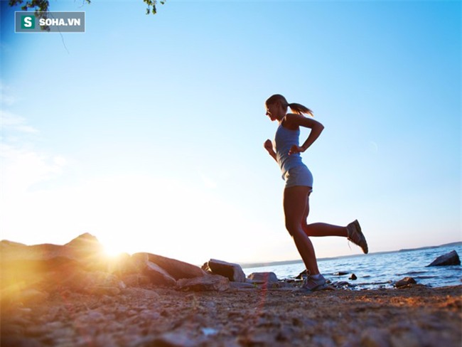 Muối không phải lúc nào cũng gây hại: Đây là những thời điểm cần ăn nhiều muối - Ảnh 1.