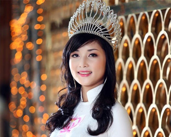 Những hoa hậu tự trả vương miện gây tranh cãi nhất showbiz Việt-4