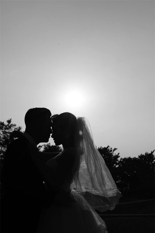 Cô dâu và hành động thiếu nghiêm chỉnh cùng nhóm phù dâu gây sốt - Ảnh 13.