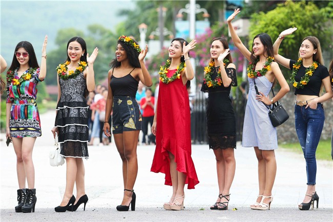 Những ngày gần đây, cứ mở mắt ra là chúng ta lại thấy có một Hoa hậu mới đăng quang... - Ảnh 7.