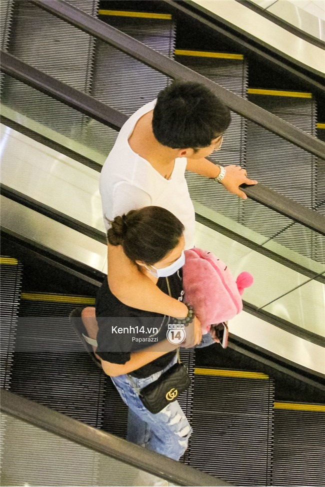 Midu tiếp tục bị bắt gặp thân thiết với bạn thân của Phan Thành trên phố - Ảnh 16.