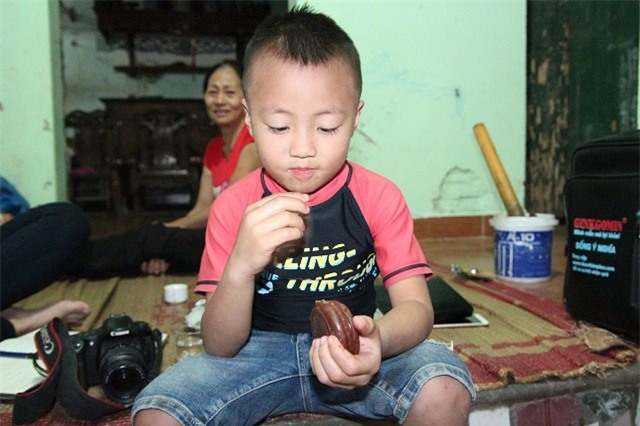 canh sinh hoat trong gia dinh nguoi me 29 tuoi, sinh 8 con o ha noi - 11