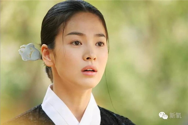19 năm nhìn lại nhan sắc của Song Hye Kyo: Thì ra đây là lý do tường thành mãi không thể bị đạp đổ - Ảnh 20.