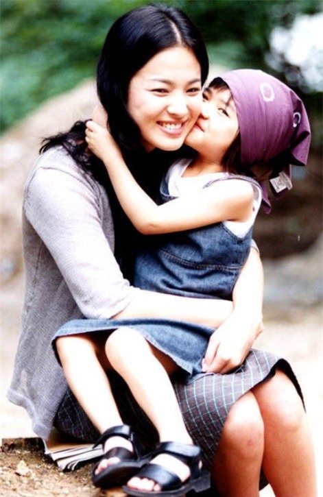 19 năm nhìn lại nhan sắc của Song Hye Kyo: Thì ra đây là lý do tường thành mãi không thể bị đạp đổ - Ảnh 7.